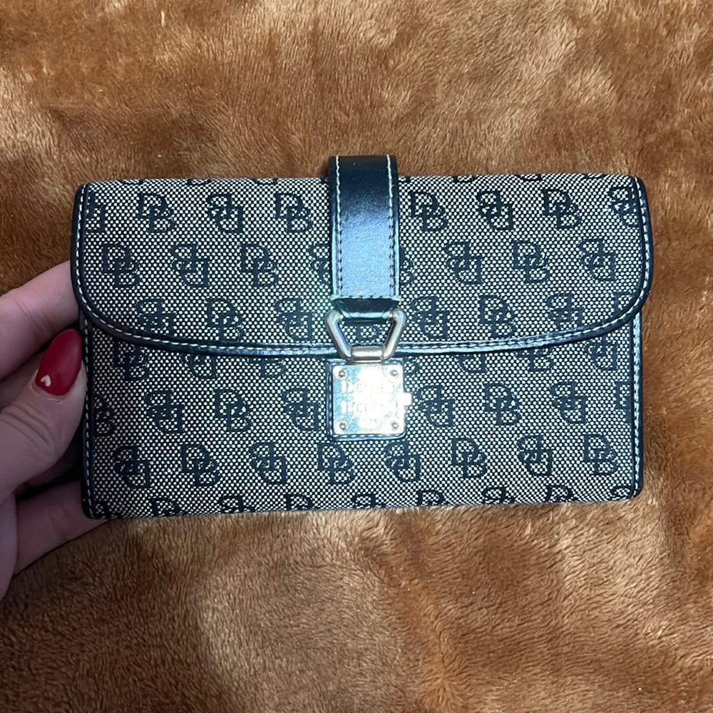 Dooney and Bourke wallet